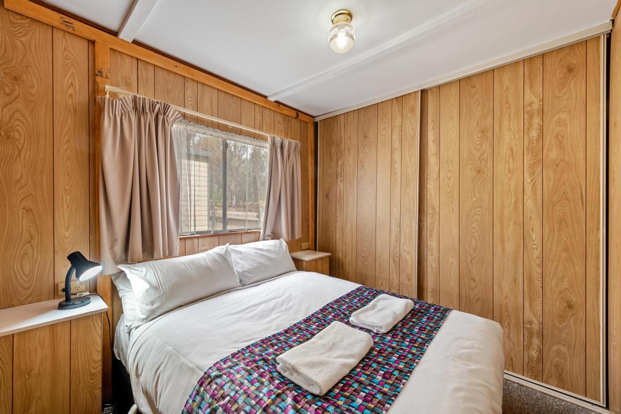 Discovery Parks - Lake Hume, Victoria Bonegilla Room photo